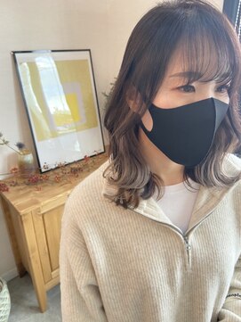 キキ(kiki) インナーカラー×プラチナシルバー