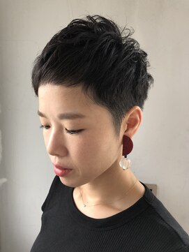 チャルム (Charom) スタイリッシュなベリーショート