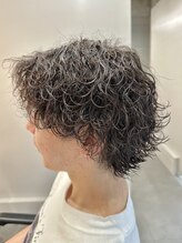 【ボリュームUPプードルパーマ】くるくる感で個性が引き立つ！かっこよさも愛らしさも◎<立川/立川駅>