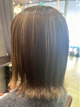 サニア(SUNXIA)の写真/ダメージレスに縮毛矯正できる【酸性ストレート】導入☆広がりやクセを整えて、自然なストレートヘアに♪