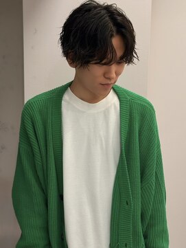 ジゼル(gisele) センターパートニュアンスパーマスパイラルパーマ