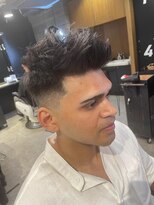 フランクスバーバー アンド ビアークラブ(FRANK'S BARBER and BEER CLUB)&nbsp;スキンフェードメッシィスタイル