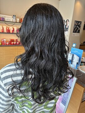 アルジャーノンシロ(ALGERNON shiro) レイヤー×パーマ