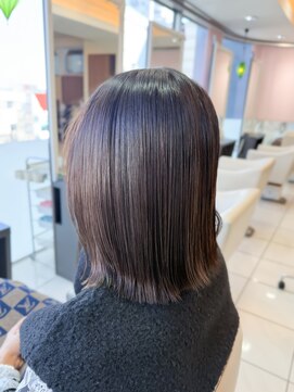 サラツヤ髪質改善　外ハネレイヤーボブ