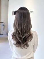 アネ(annee)&nbsp;ハイトーンを活かした大人バレイヤージュ