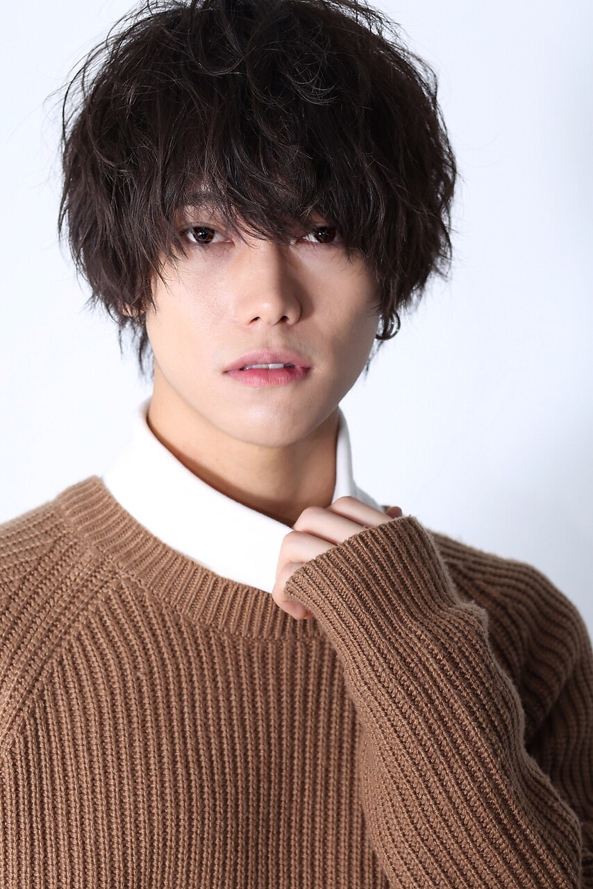 カットした髪の毛 まるで漫画の主人公のような髪型【リードクラッチマッシュ