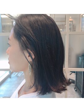 美容 キロ(Kilo) ●暗めグレージュの切りっぱなしロブ●