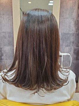 レッドカーペット(Red Carpet) 外ハネ×ピンク