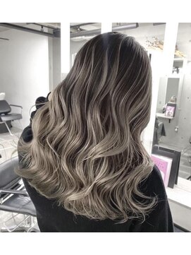 レディアル 大宮(REDEAL ope.) 【ハイライト】ホワイト系バレイヤージュ