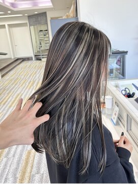 アフューズバイストゥー(Vfuse by StueW) コントラストを楽しむハイライト[倉敷][岡山][倉敷美容室]