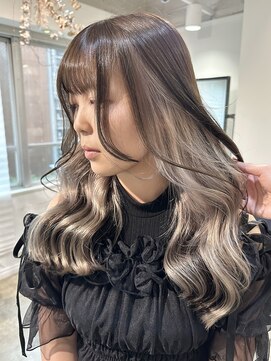 イリ 梅田(ili) 秋カラー/インナーカラー