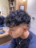 フォーコーナーズ(Four Corners)&nbsp;スペインカール／スキンフェード