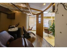 ロウズ(ROWSE)の雰囲気（【店内】3席のみの町田のプライベート空間）