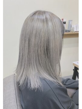 エムスフィア(M sphere) ホワイトシルバーカラー