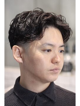 キングスマントーキョー 三鷹店(KINGSMAN TOKYO) アップバング / ツーブロック / スキンフェード[三鷹/バーバー]