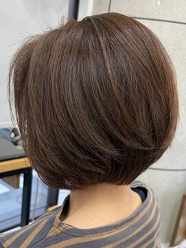 カシー(Casii) 40代からの明るい白髪染めショート