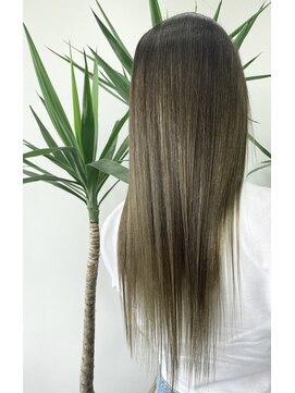 ファン(FAN) サラツヤ天使の輪ヘアー