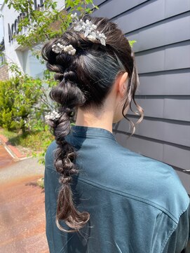 アクイール(ACCUEILLIR) アレンジポニーテール