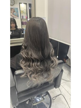 ヘアーデザイン ジェルム(Hair Design germe) シルバーインナーグラデーション --RINA--