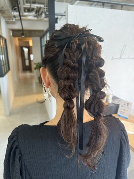 シロ(shiro) 編みおろしポニー/お呼ばれヘア