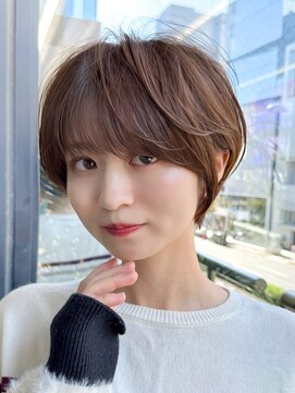アマトウキョウスマートサロン(AMA TOKYO×Smart Salon) 刈り上げショート　韓国風巻き　小顔ショート