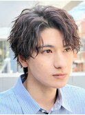 センターパートウルフカットツイストスパイラルパーマゆるめ黒髪