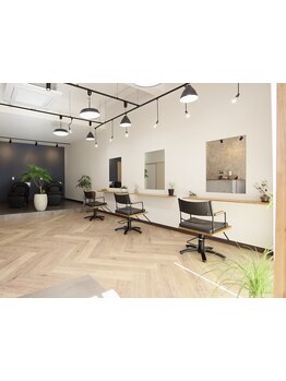 平日休みの方にお得な平日限定特典！お得なクーポンもございますので、お気軽にご来店下さい♪