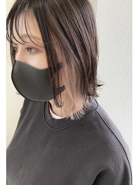 ヘアーデザイン シュシュ(hair design Chou Chou by Yone) インナーカラー&イヤリングカラー×ミルクティーベージュ♪