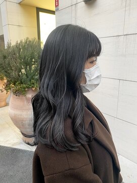 アンフィシュピトロワ(AnFye spi tlow) 【AnFye】ダブルカラーで暗めグレージュ♪