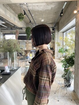 ピーロ(piilo) 紫髪前下がりシボブ丸みボブ大人可愛い20代30代40代◎