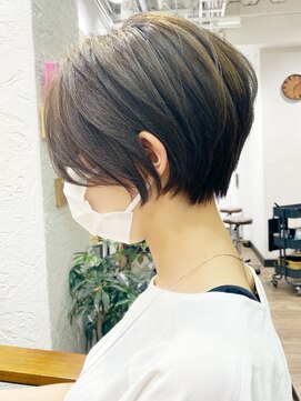 アヴァロン(AVALON) 30代40代50代・大人ショートボブ・白髪ぼかし・小顔カットBISA