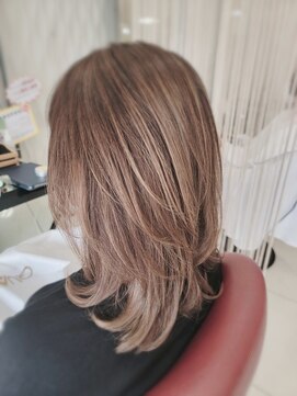 クオリス 赤塚店(QUALIS) 20代30代大人可愛いラベンダーピンクベージュミルクティーピンク