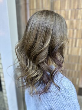 カフェアンドヘアサロン リバーブ(cafe&hair salon re:verb) グレージュ × インナーブロッサム