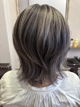 ジィップクリニカ(Zip clinica) シルバーグレージュハイライトカラー 担当-木村優伽