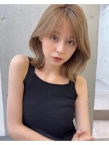 《SOYON》SOYONくびれレイヤー×シースルー
