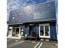 ザサロンニコヘアワーク(THE SALON ニコ.ヘアワーク)の雰囲気（外観は青色/THE SALON ニコ.ヘアワーク【ひたちなか美容室】）