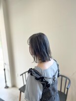 ヒュー(HUE)&nbsp;アッシュブロンド/ミディアム/オリーブグレー