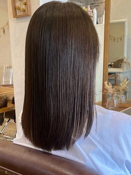 レガロヘアーデザイン(Regalo hair design)の写真/ダメージレス縮毛矯正で毎日扱いやすい髪を実感*季節の変わり目で気になる髪のお悩みも解決へと導きます!