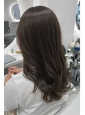 グレージュ×ナチュラルレイヤー