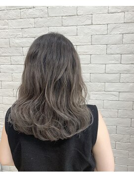 ルチナ 秦野(Lucina) バレイヤージュ/グレージュ/透明感/レイヤー