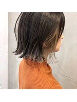 クオリス 上福岡店(QUALIS)&nbsp;インナーカラー/外ハネミディアム/くびれスタイル/アッシュ系