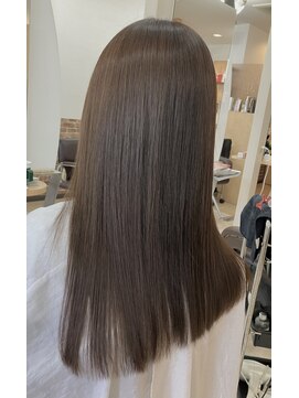 カットハウス はさみの部屋 セミロング/酸性/縮毛矯正/サラツヤ/センターパート