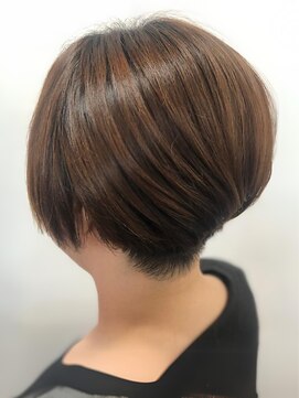 ファイン 滝川店(Fine) 40代50代60代　白髪染めナチュラルブラウン　丸みショート