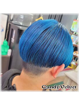 美容室キャンディー ベルベット(Candy Velvet) 青髪カリアゲ女子