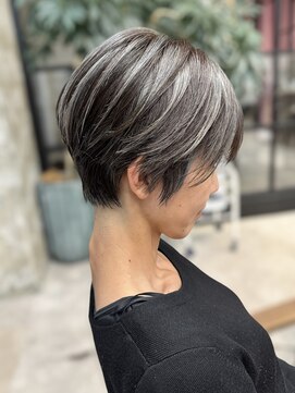 エレン(E L E N) 大人ショート/大人ショートボブ/大人ボブ/白髪ぼかしハイライト