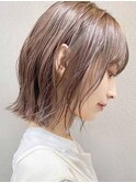 大人可愛い透明感レイヤーボブ♪透明感アッシュベージュ