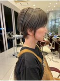 earthショートレイヤーボブミルクティー丸みショートボブ