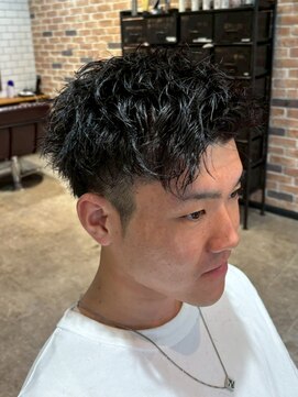 スペックホルダー(Spec Holder) スパイラルフェードショート暗めカラー