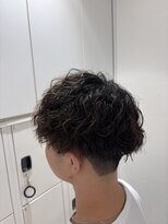 ケンジ 平塚 アネッタ(KENJE annetta)&nbsp;刈り上げマッシュ　ゆるめスパイラルパーマ