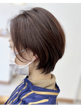 クチナ(KUCHNIA) ショートボブ